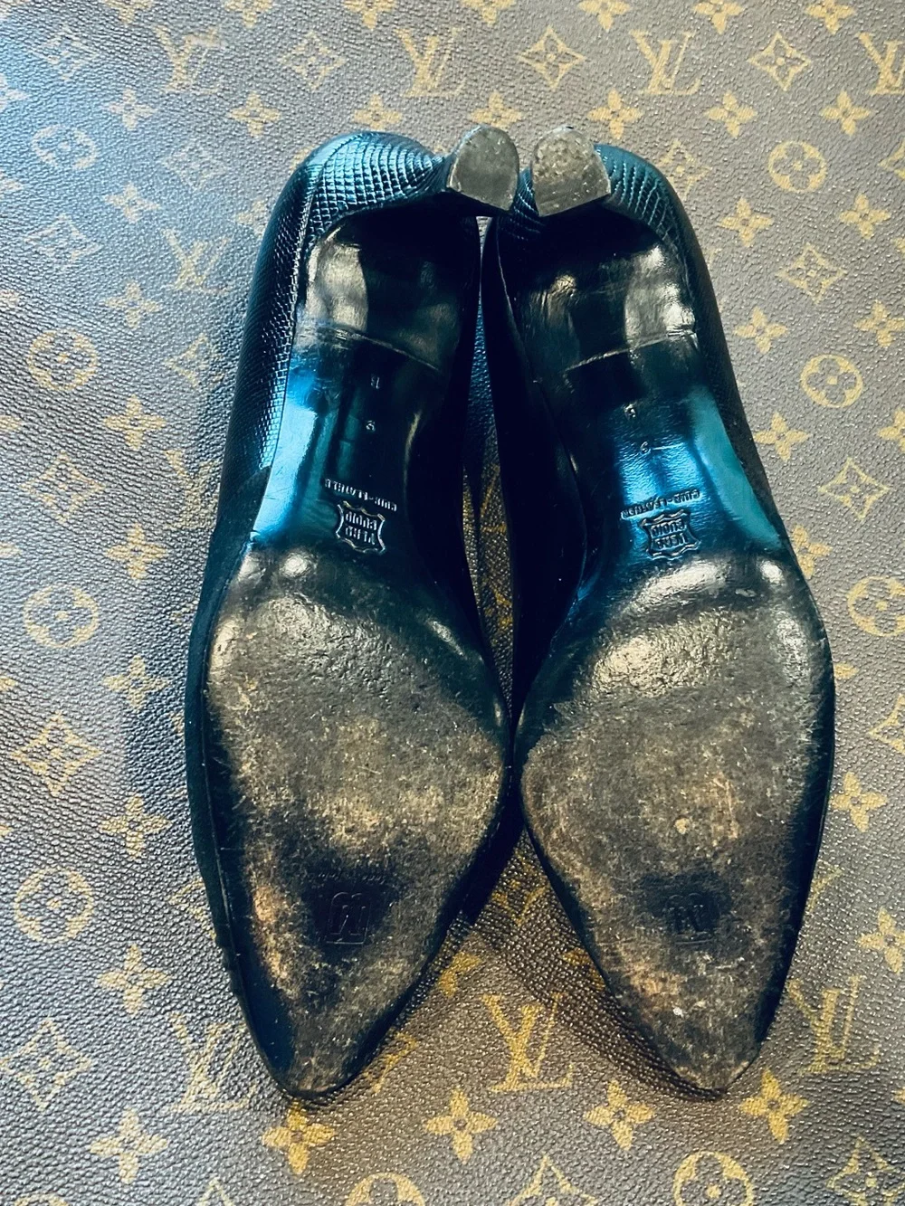 Bruno Magli Black Pointed-Toe Leather Pumps with Pleated Detail